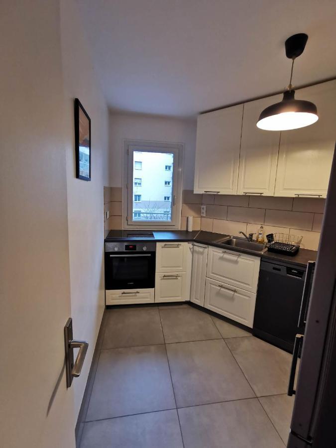 Appartement Proche Disneyland & Paris - 20 Minutes - Proche Gare Rer نْوازييل المظهر الخارجي الصورة