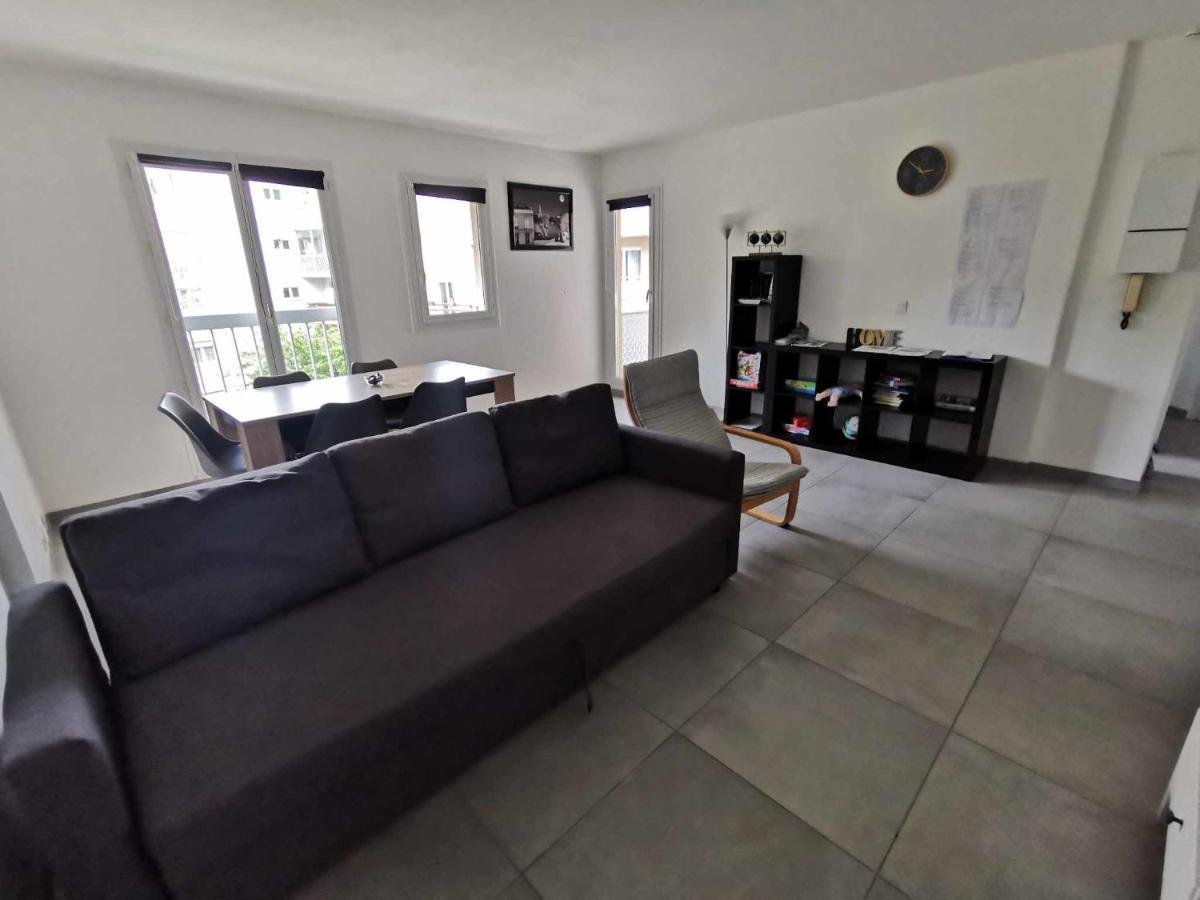 Appartement Proche Disneyland & Paris - 20 Minutes - Proche Gare Rer نْوازييل المظهر الخارجي الصورة