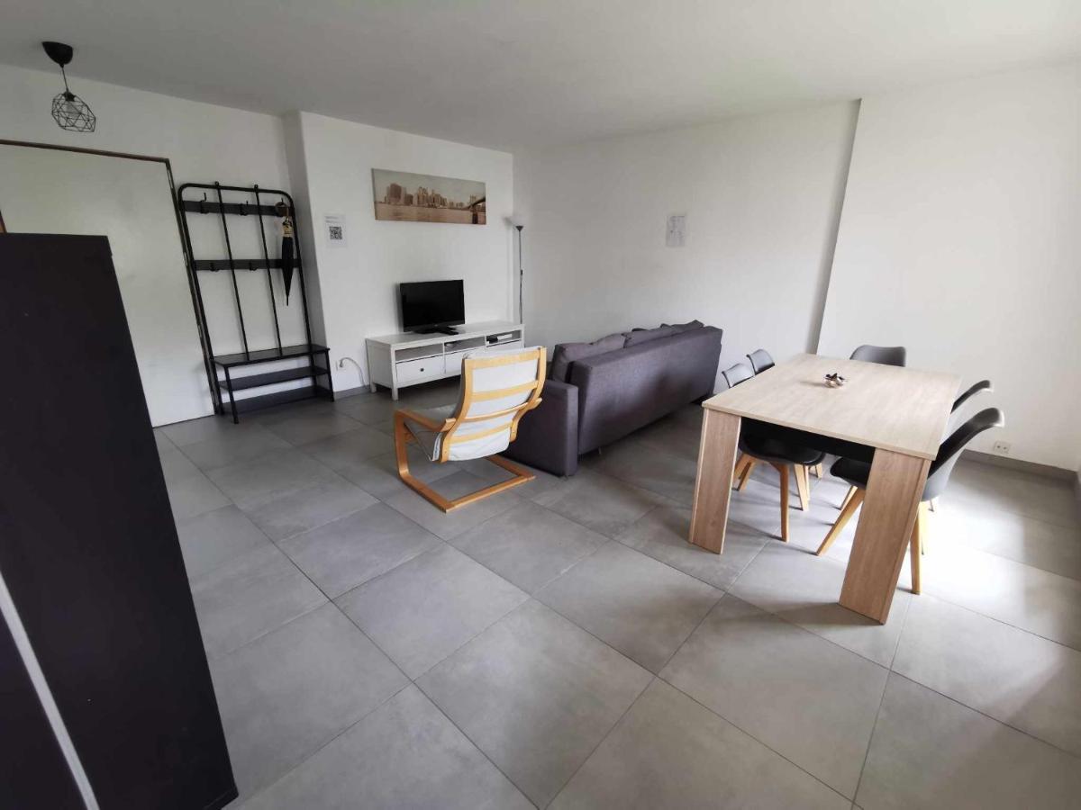 Appartement Proche Disneyland & Paris - 20 Minutes - Proche Gare Rer نْوازييل المظهر الخارجي الصورة