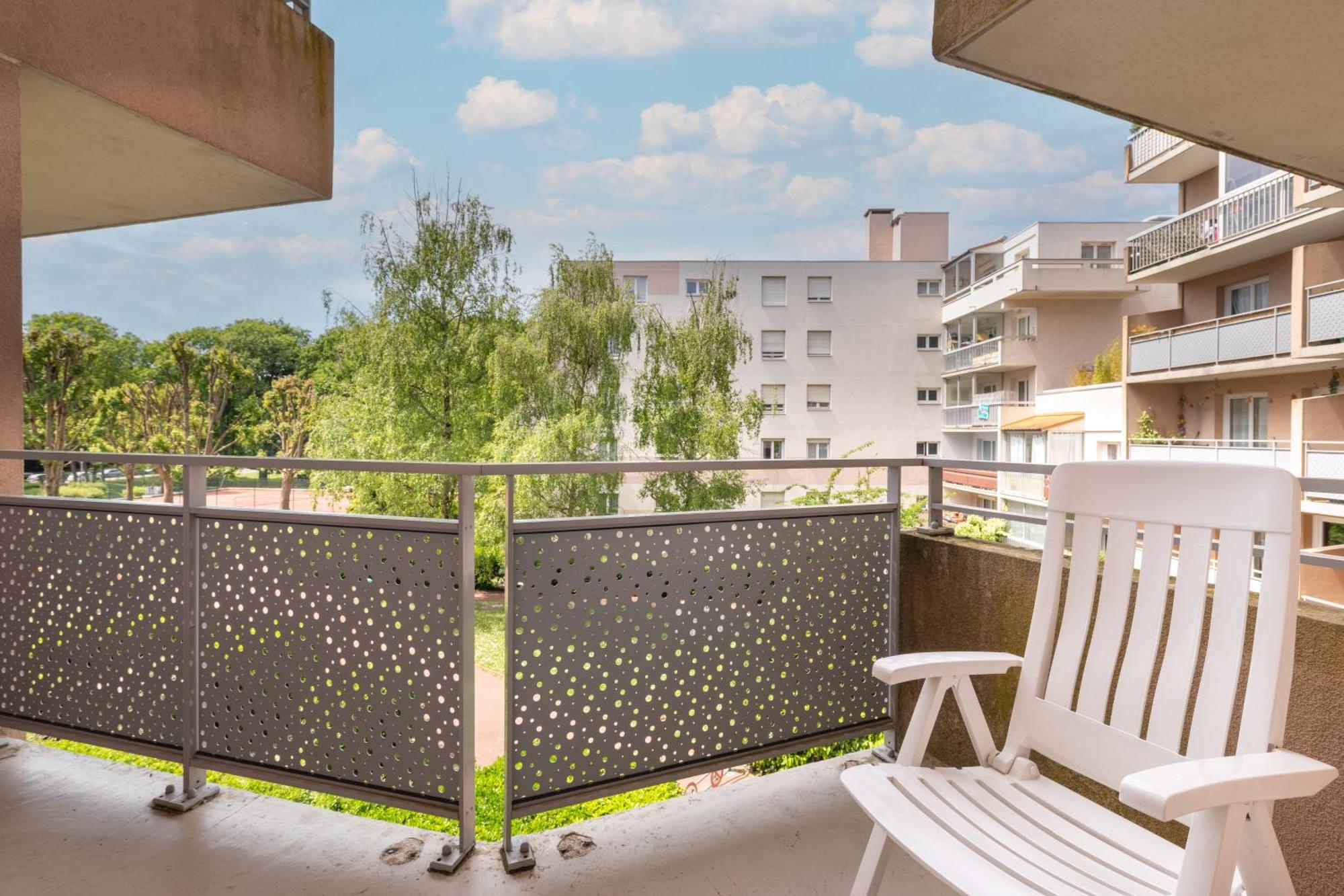 Appartement Proche Disneyland & Paris - 20 Minutes - Proche Gare Rer نْوازييل المظهر الخارجي الصورة